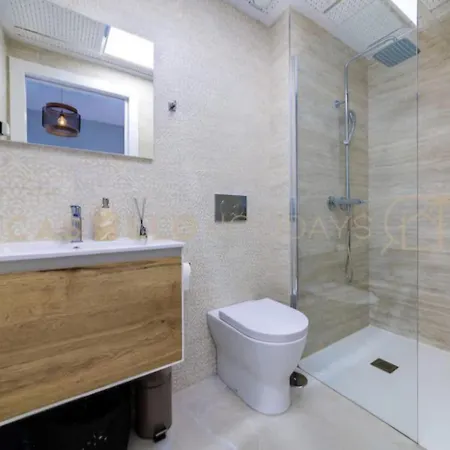 Apartment Luxury Penthouse - Rooftop Pool - 100m To The Sea *