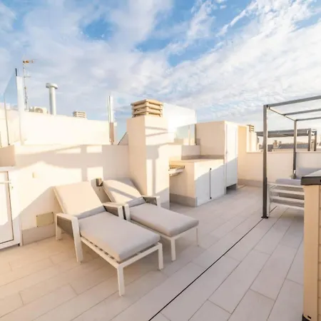 Luxury Penthouse - Rooftop Pool - 100m To The Sea *